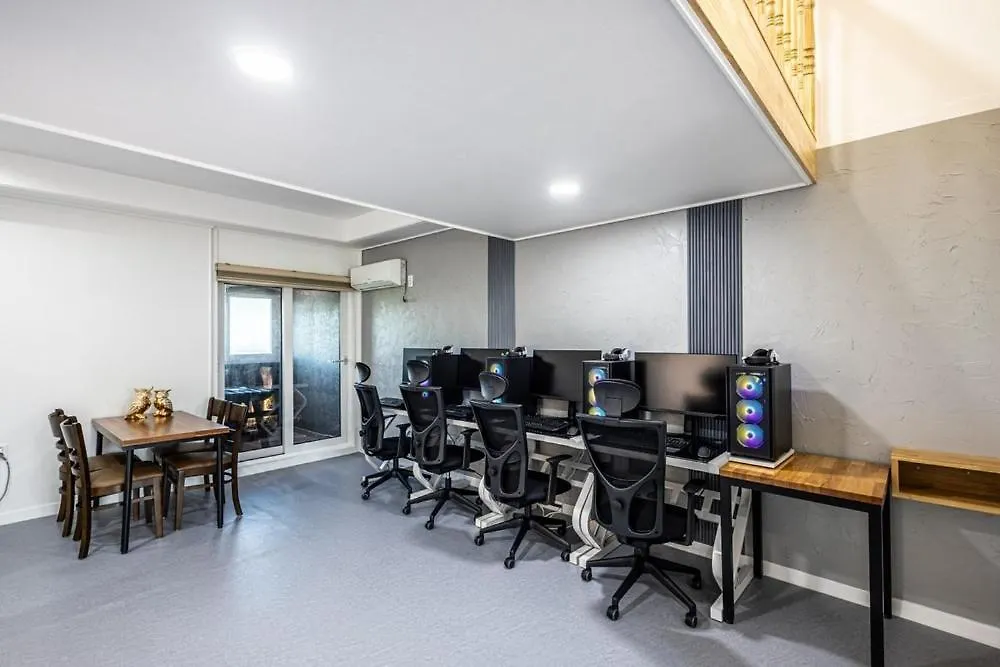 Gyeongju La Siesta Private Bbq, Disney&Netflix 0*,
