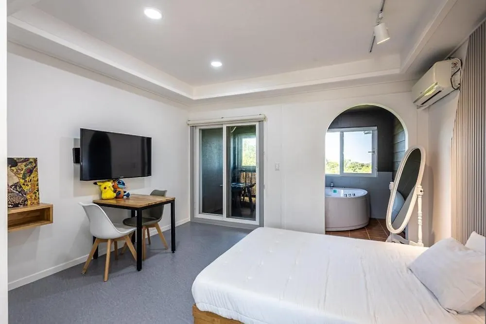 Gyeongju La Siesta Private Bbq, Disney&Netflix South Korea