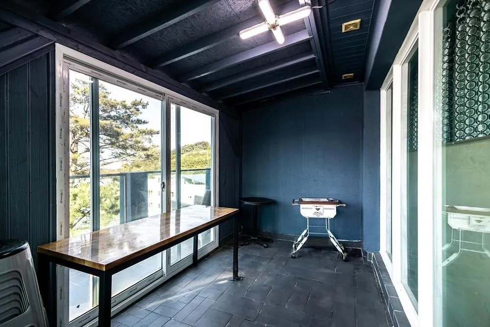 Gyeongju La Siesta Private Bbq, Disney&Netflix 0*,  South Korea