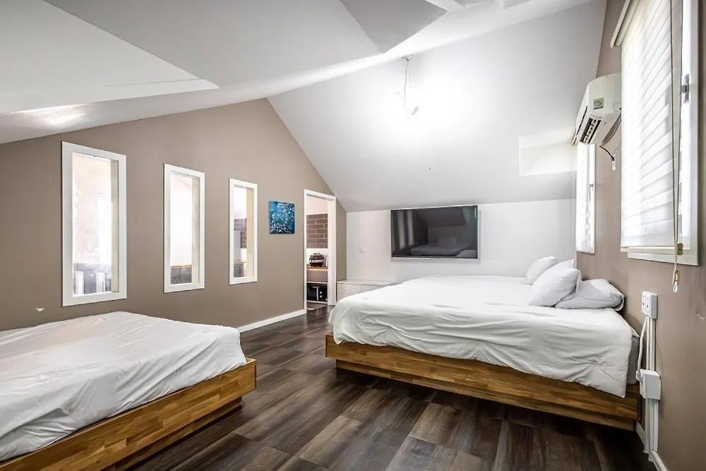Gyeongju La Siesta Private Bbq, Disney&Netflix