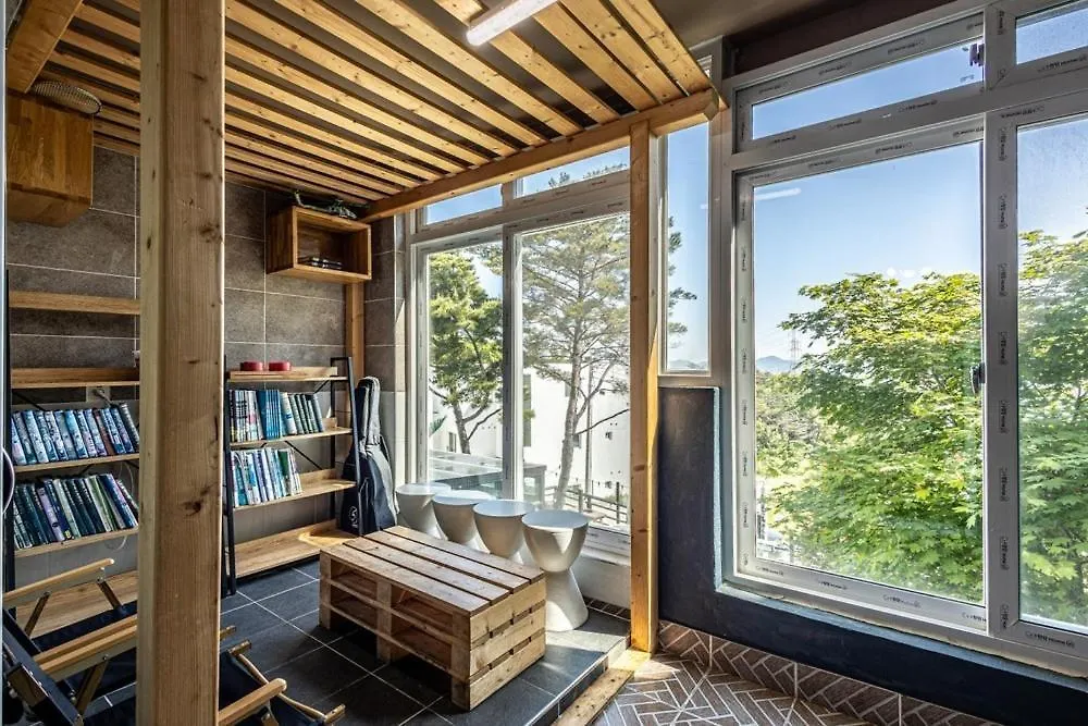 Gyeongju La Siesta Private Bbq, Disney&Netflix