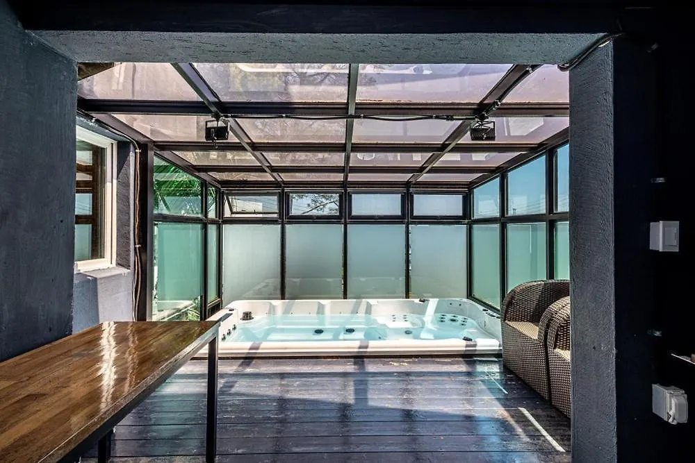 Gyeongju La Siesta Private Bbq, Disney&Netflix Guest house