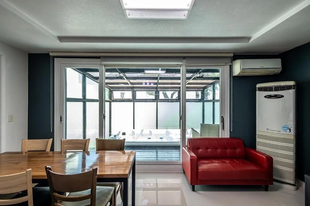 Gyeongju La Siesta Private Bbq, Disney&Netflix