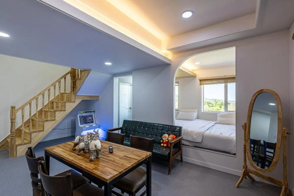 Gyeongju La Siesta Private Bbq, Disney&Netflix