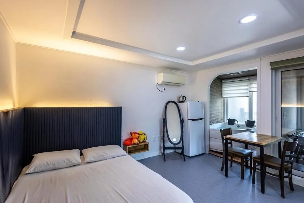 Gyeongju La Siesta Private Bbq, Disney&Netflix