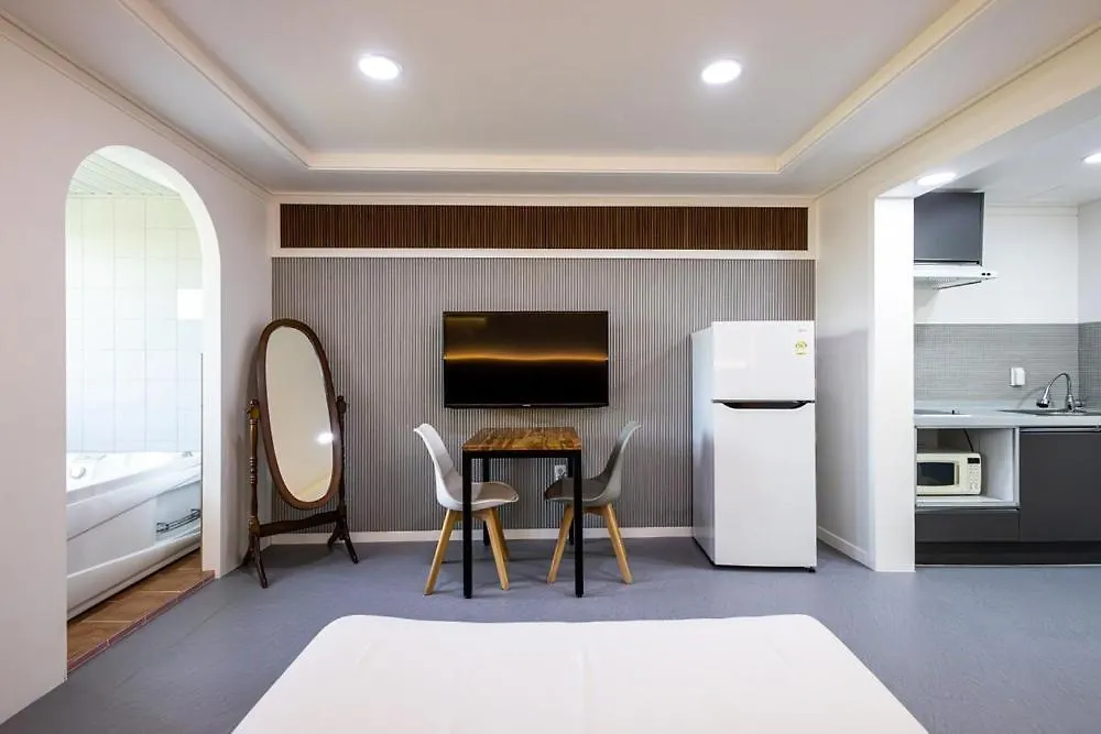 Gyeongju La Siesta Private Bbq, Disney&Netflix 0*,