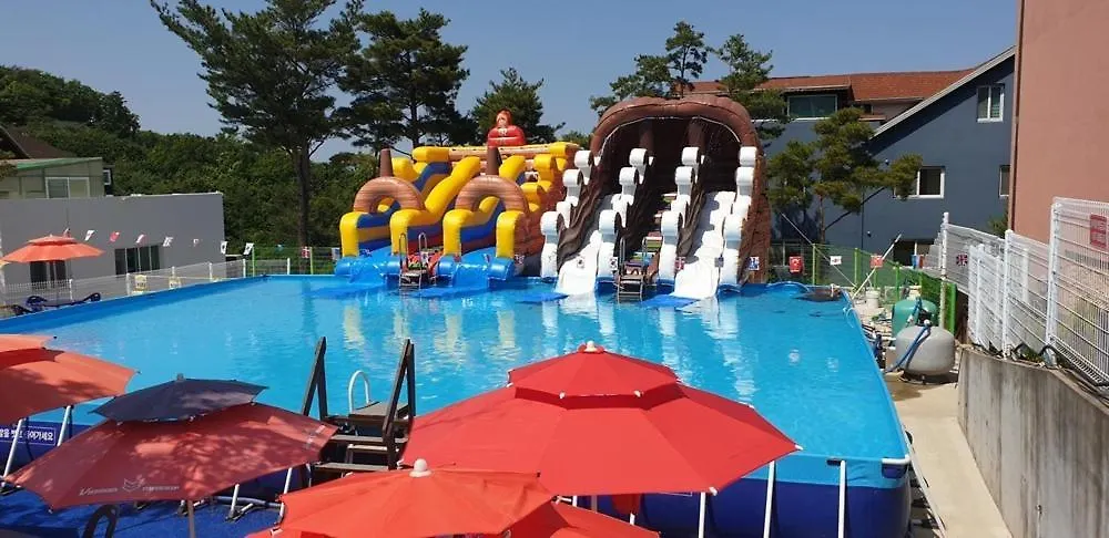 Gyeongju La Siesta Private Bbq, Disney&Netflix