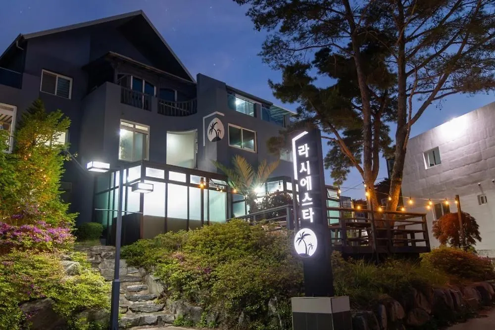 Guest house Gyeongju La Siesta Private Bbq, Disney&Netflix South Korea