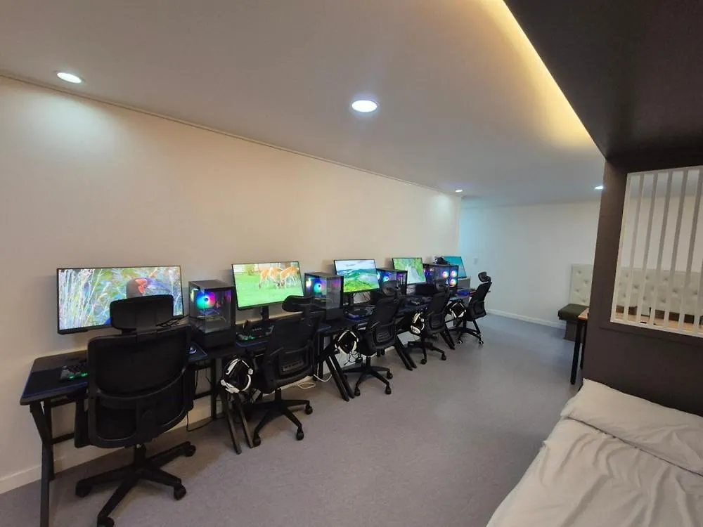 Gyeongju La Siesta Private Bbq, Disney&Netflix 0*,