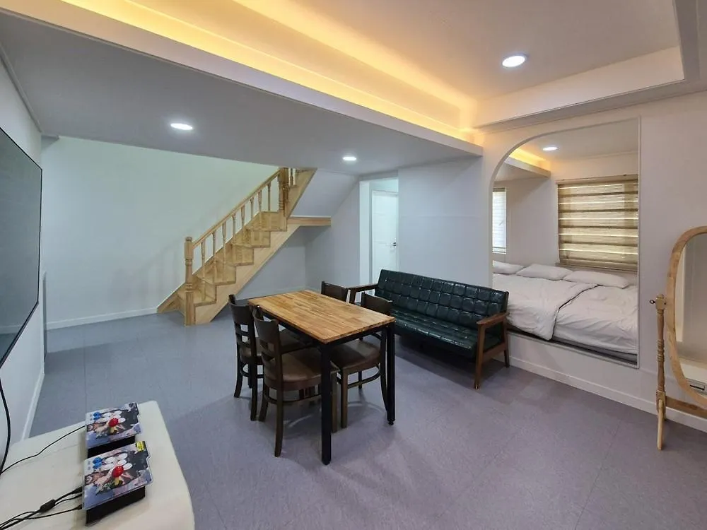 Gyeongju La Siesta Private Bbq, Disney&Netflix South Korea